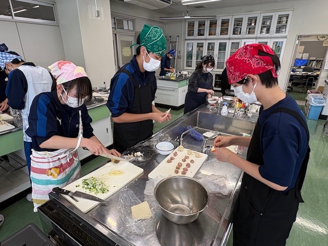 080529 2年調理実習 (3)